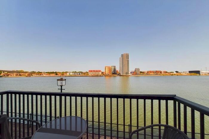 3 Bedroom Town House For Sale In Calshot Court, Ocean Village, SO14