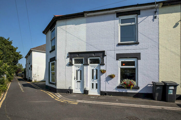 3 Bedroom Terraced House To Rent In York Place, Bournemouth, BH7