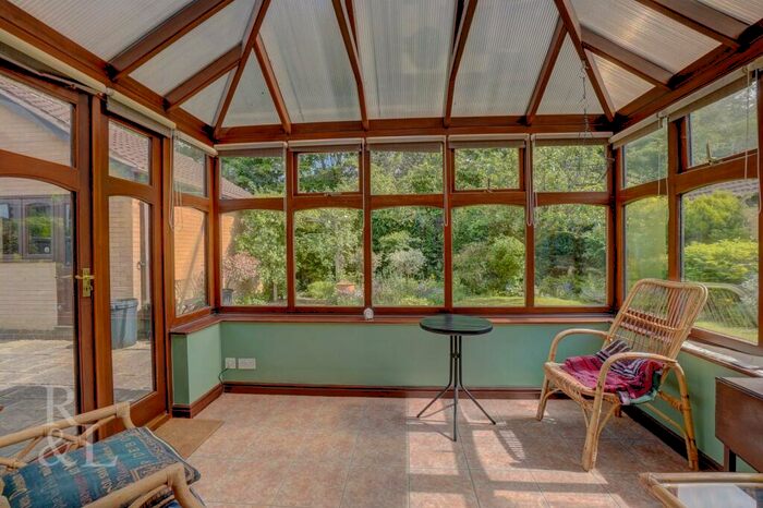 3 Bedroom Bungalow For Sale In Gresham Close, West Bridgford, Nottingham, NG2