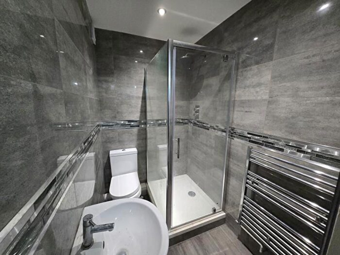 3 Bedroom Maisonette To Rent In Greenfield Road, London, N15