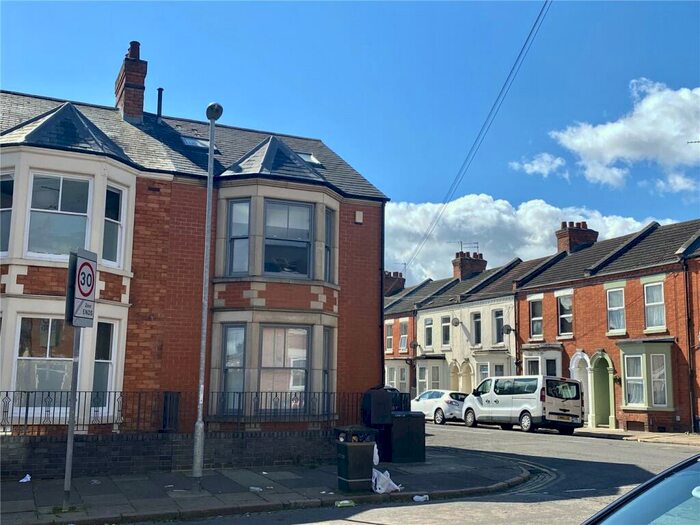 3 Bedroom End Of Terrace House To Rent In Allen Road, Northampton, NN1