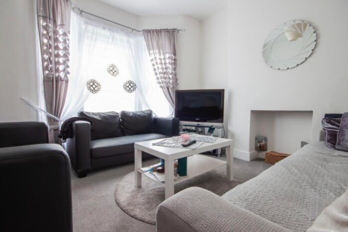 3 Bedroom Terraced House For Sale In Redfern Road, Harlesden, London, NW10