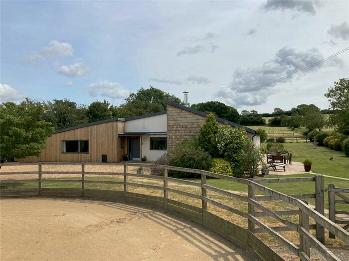 4 Bedroom Detached House For Sale In Heddington, Calne, Wiltshire, SN11
