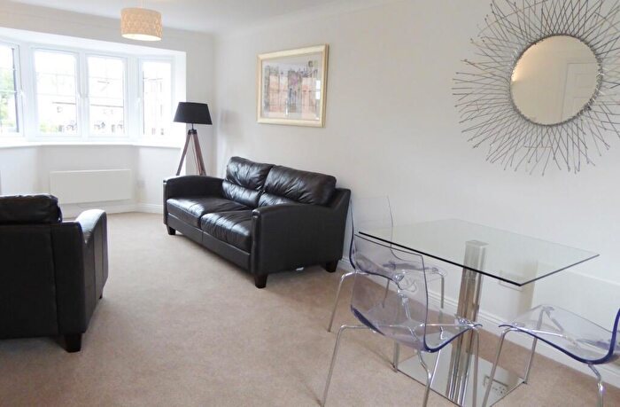 1 Bedroom Apartment To Rent In Swan Place, Reading, RG1