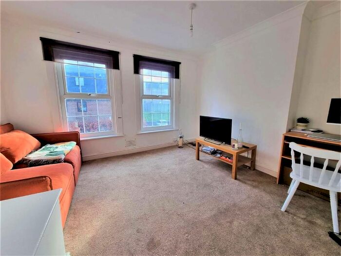 1 Bedroom Flat To Rent In Seal Road, Sevenoaks, TN14
