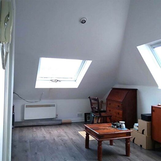 Studio For Sale In Fox Lane, Palmers Green, N13