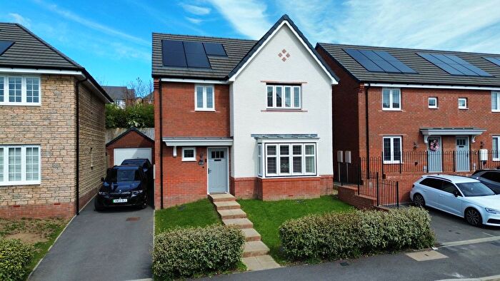 4 Bedroom Detached House For Sale In Cross Park, Filham, PL21