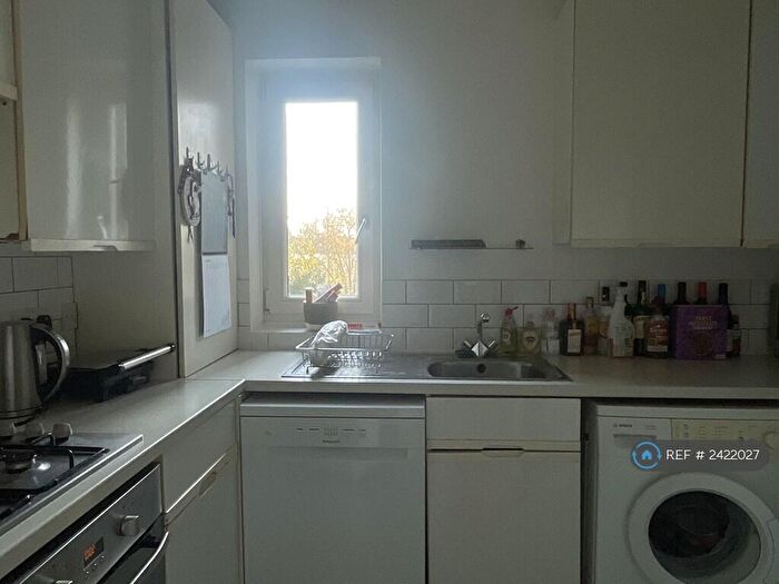 2 Bedroom Flat To Rent In Aran Lodge, London, NW6
