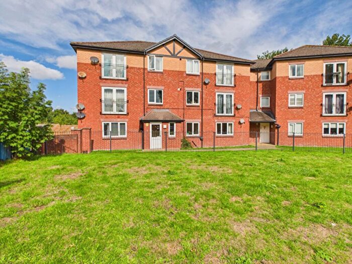 2 Bedroom Flat For Sale In Chesterton Court, Chester, CH2