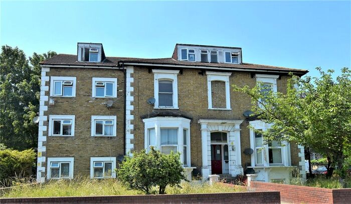 3 Bedroom Flat To Rent In Selhurst Road, London, SE25