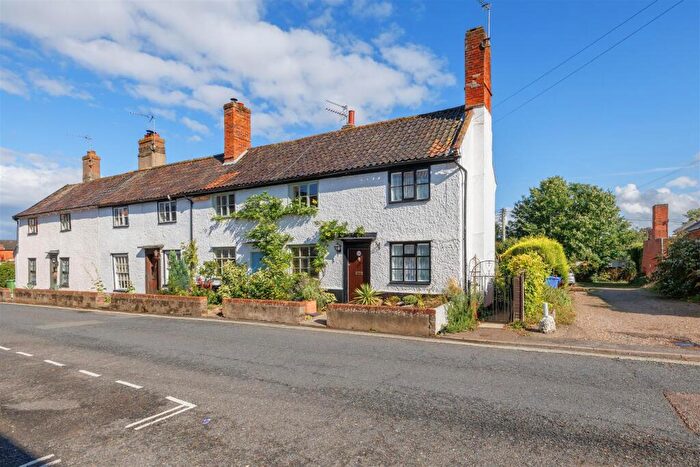 1 Bedroom End Of Terrace House For Sale In London Road, Halesworth, IP19