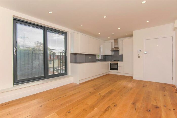 1 Bedroom Flat To Rent In Dane Road, London, SW19