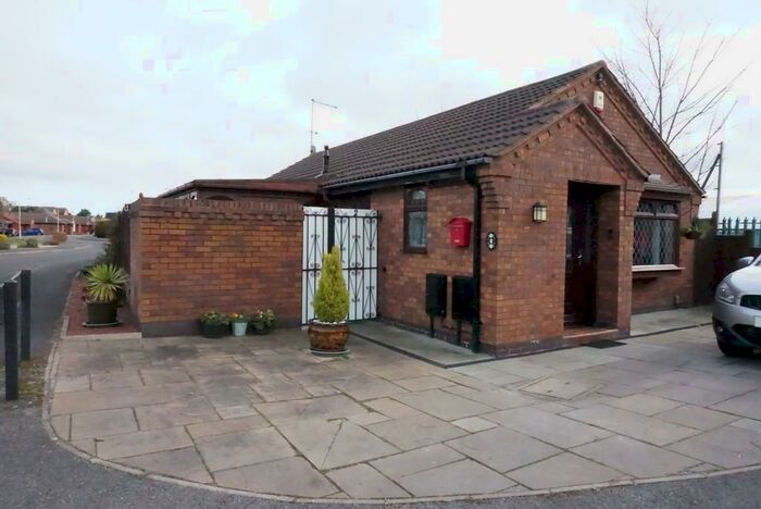 3 Bedroom Detached Bungalow To Rent In Gresham Gardens, West Bridgford, NG2