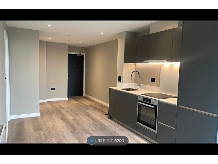 1 Bedroom Flat To Rent In Springwell Gardens, Leeds, LS12