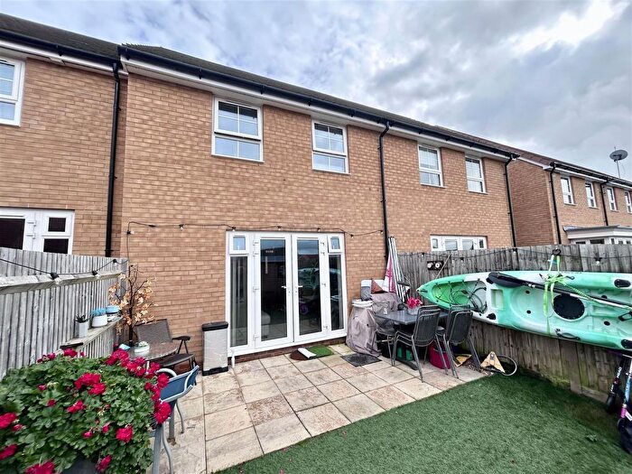 3 Bedroom Semi Detached House For Sale In Captains Parade, East Cowes, PO32