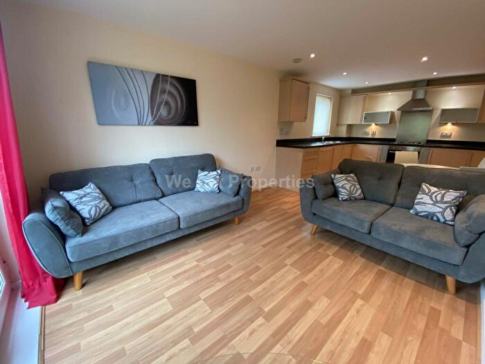3 Bedroom Apartment To Rent In Gilbert House, Salford Quays, M5