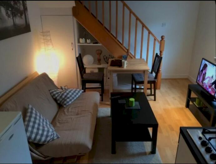 Studio To Rent In Forest Road, London E17