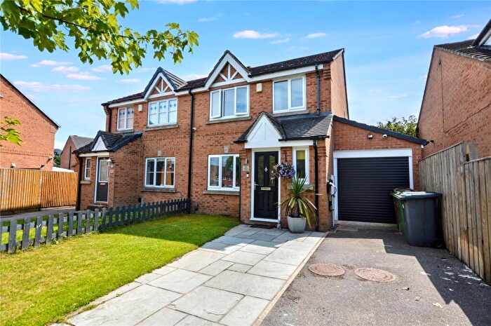 3 Bedroom Semi Detached House For Sale In Badminton Drive, Leeds, West Yorkshire, LS10
