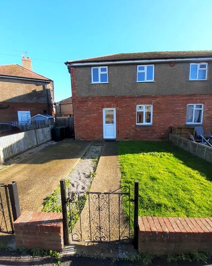 3 Bedroom Semi-Detached House To Rent In The Hydneye, Eastbourne, BN22