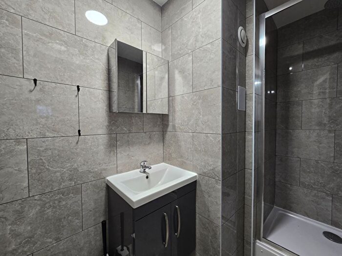 5 Bedroom Flat To Rent In Sharratt Street, Bermondsey, SE15
