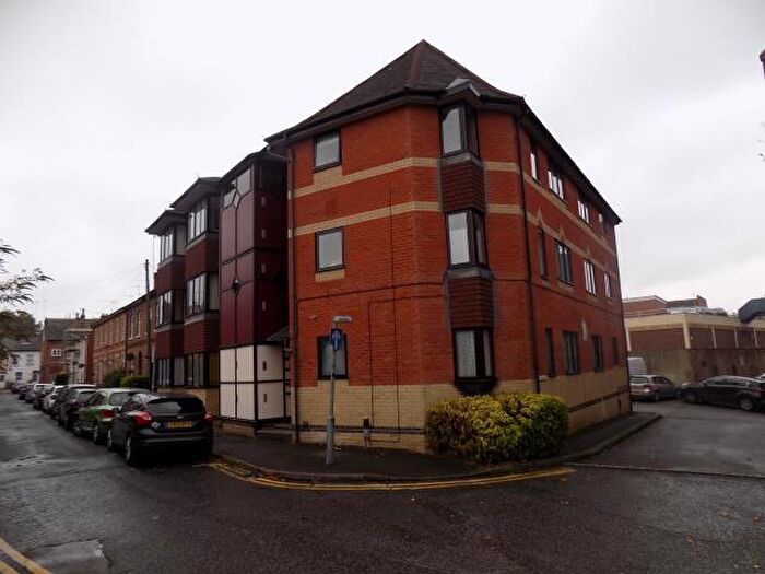1 Bedroom Flat To Rent In Priors Court, Newark Street, RG1