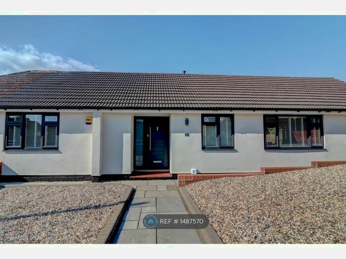 3 Bedroom Semi-Detached House To Rent In Lindsay Avenue, Hitchin, SG4