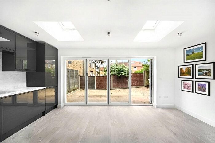 3 Bedroom Detached House To Rent In Highcombe, Charlton, London, SE7