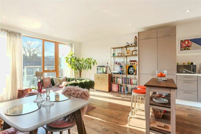 1 Bedroom Apartment To Rent In Mustang House, Canonbury Road, London, N1