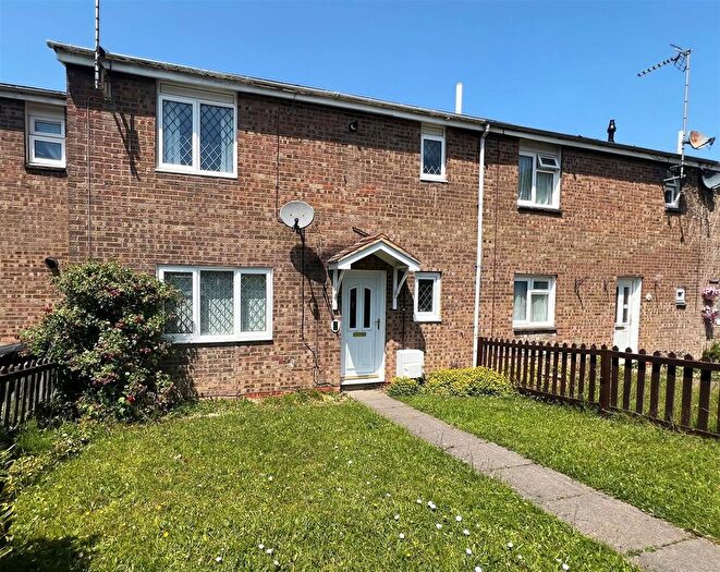 3 Bedroom Terraced House For Sale In Gainsborough Road, Basingstoke, RG21