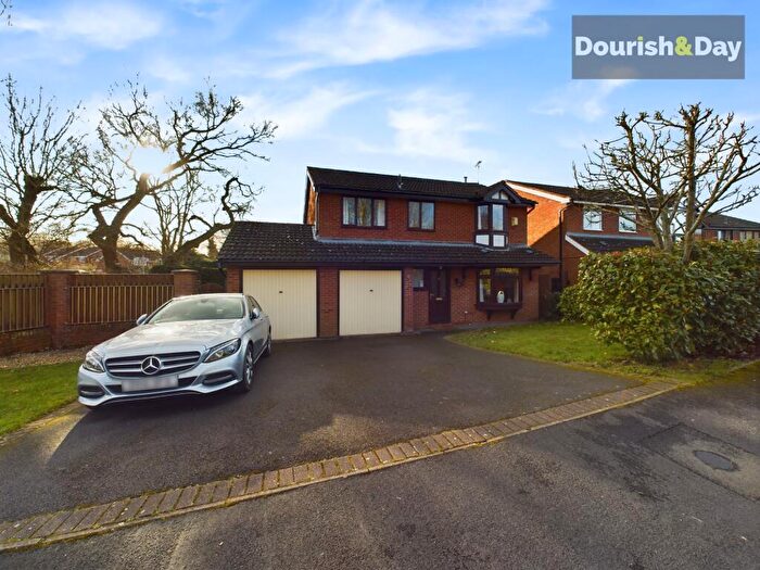4 Bedroom Detached House For Sale In Chepstow Drive, Stafford, ST17