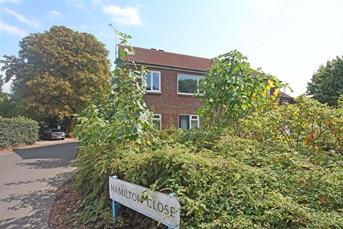 3 Bedroom Flat To Rent In Hamilton Close, Bournemouth, BH1