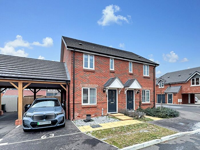 2 Bedroom Semi Detached House For Sale In Bloom Close, Worthing, BN13