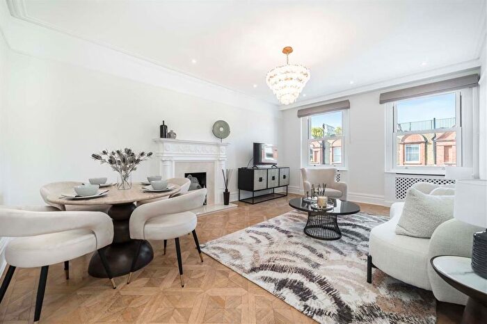 2 Bedroom Flat To Rent In Cresswell Gardens, London, SW5