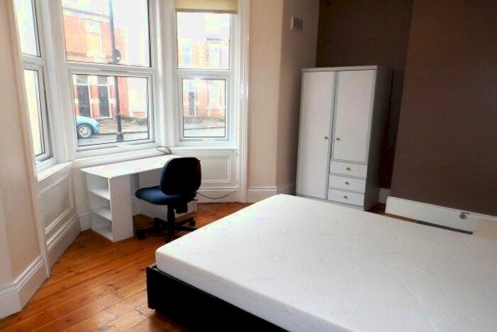 3 Bedroom Flat To Rent In Shortridge Terrace, Newcastle Upon Tyne, NE2