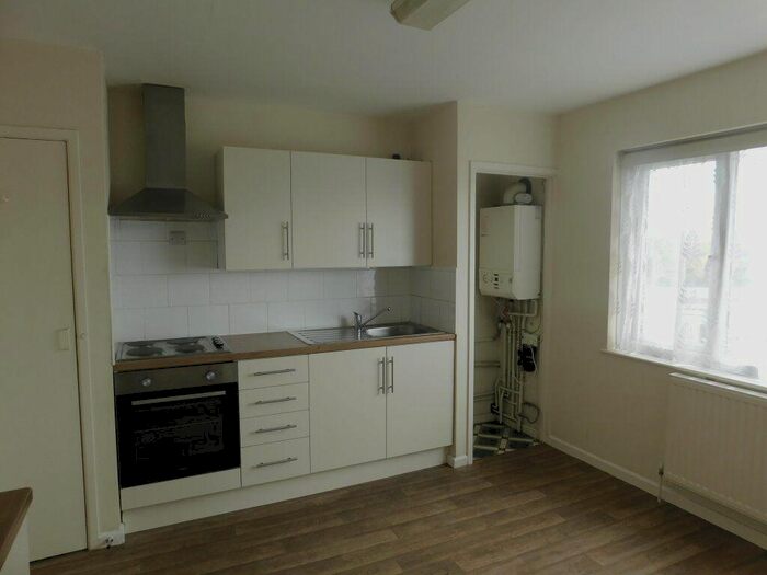 1 Bedroom Flat To Rent In Winston Crescent, Eastbourne, BN23