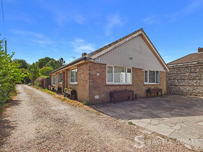 4 Bedroom Detached Bungalow For Sale In Woodmansterne Street, Banstead, SM7