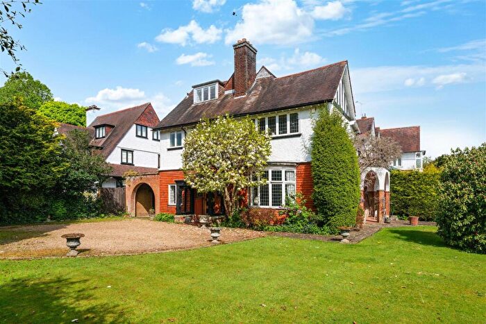 5 Bedroom Semi-Detached House For Sale In Heath Drive, Walton On The Hill, KT20