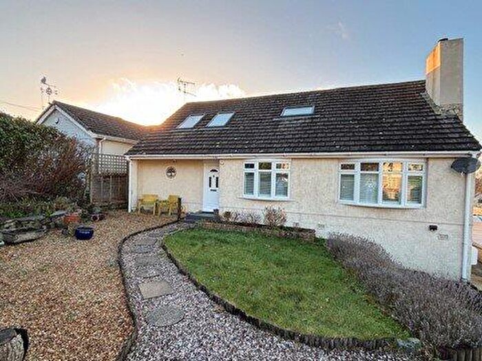 4 Bedroom Bungalow For Sale In Hillside Road, Corfe Mullen, Wimborne, BH21