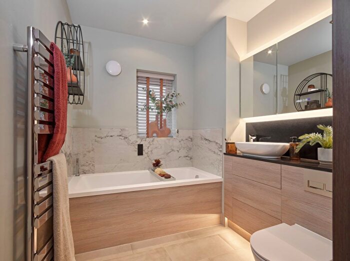5 Bedroom Detached House For Sale In Thornwood Park, Thornwood, Epping, CM16