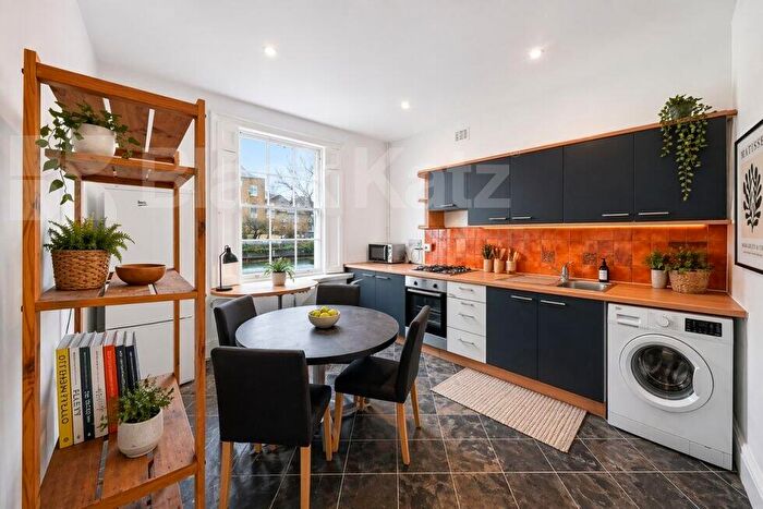 5 Bedroom Maisonette To Rent In Caledonian Road, Kings Cross / Angel, N1