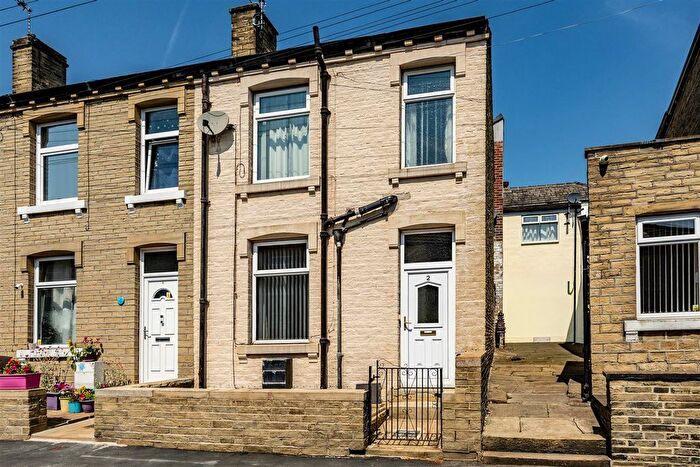 2 Bedroom Property For Sale In Crown Street, Brighouse, HD6