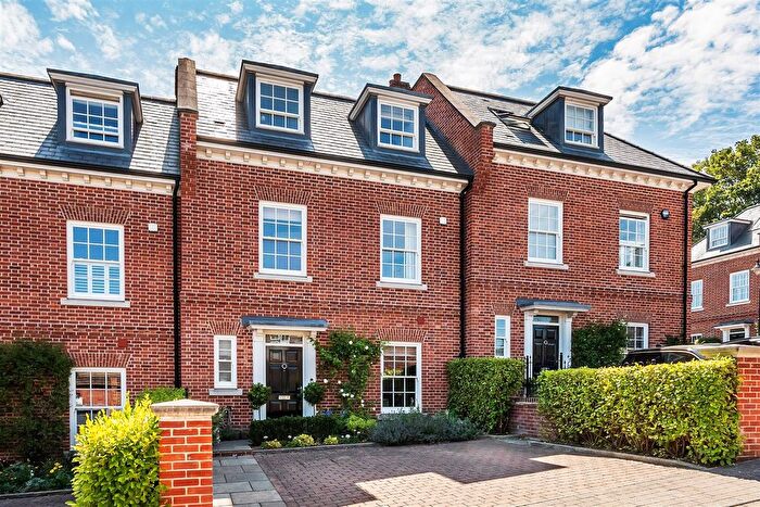 4 Bedroom Terraced House For Sale In White Horse Mews, Dorking, RH4