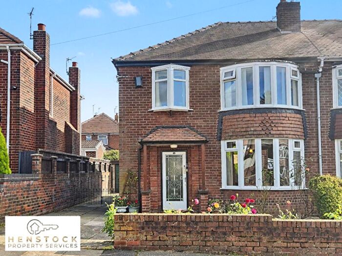 3 Bedroom Semi Detached House For Sale In Manor Road, Middleton, Manchester, M24