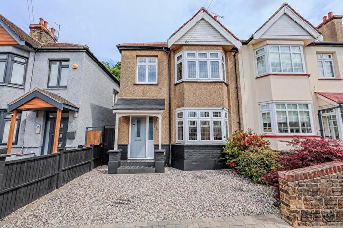 3 Bedroom Semi-Detached House For Sale In Ennismore Gardens, Southend-On-Sea, SS2