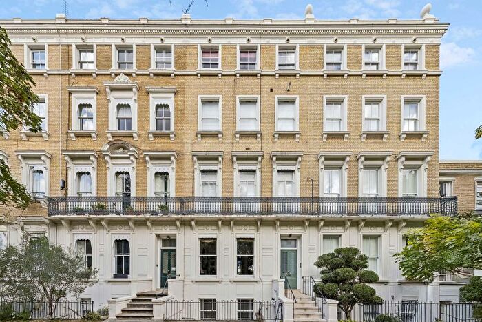 2 Bedroom Flat To Rent In Clapham Common North Side, Clapham, SW4