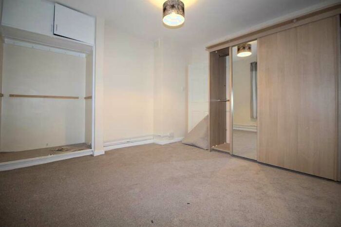2 Bedroom Flat To Rent In Manor Court, Enfield, EN1