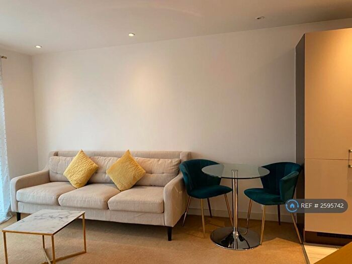 1 Bedroom Flat To Rent In The Crescent Building, Portsmouth, PO1