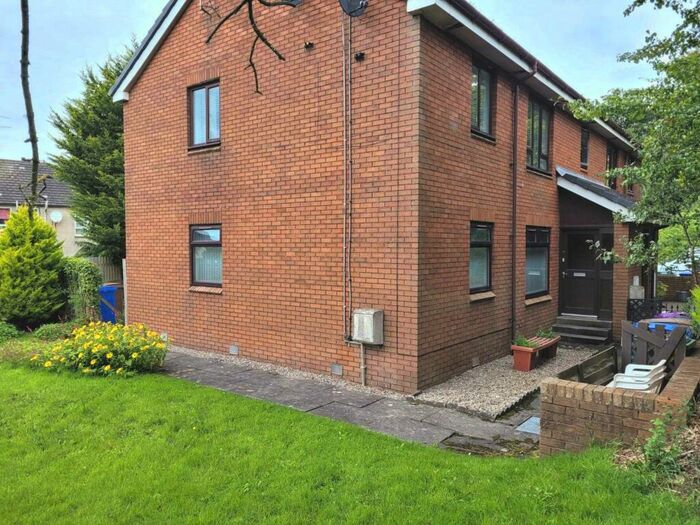 2 Bedroom Flat To Rent In Mauchline Road, Mossblown, KA6