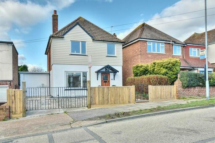 3 Bedroom Detached House To Rent In Southlands Road, Bexhill-On-Sea, TN39