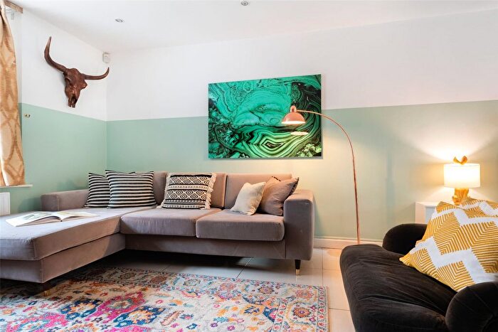 6 Bedroom Detached House To Rent In Southwick Street, London, W2